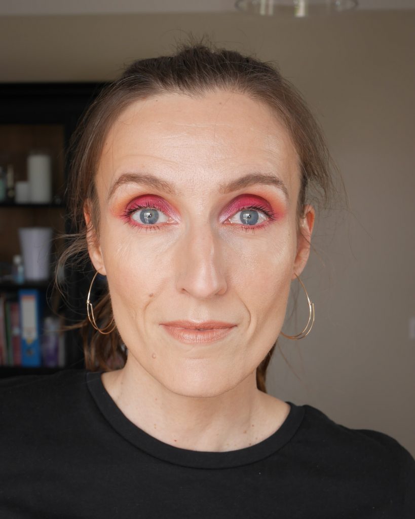Yeux fuschia